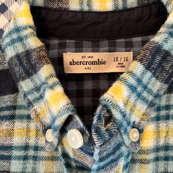 Abercrombie Kids Long-Sleeve, Size 15/16, Comfy Flannel Button-Up - Picture 3 of 5